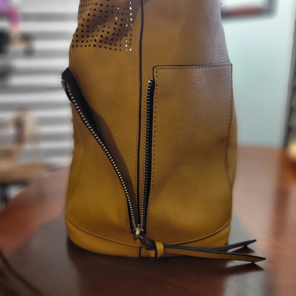 Le Miel Mustard Yellow Laser Cut Detail Hobo Handbag Set -EUC ✨️HOST PICK✨️
